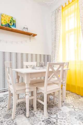 Гостевой дом BonTon Apartments Sibiu Сибиу Улучшенный семейный номер-10